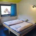אכסניה Youth צרמט