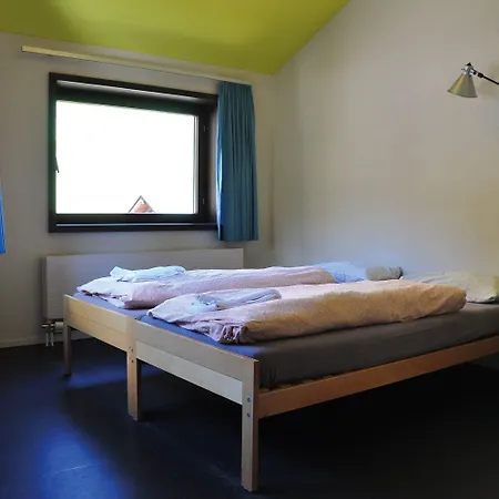 Youth Hostel *