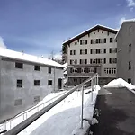 Youth Hostal